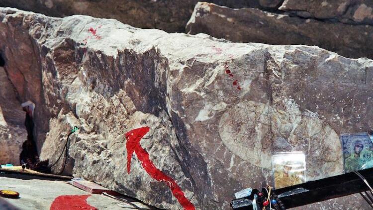 Τα πατήματα της Παναγίας στον Προυσό Ευρυτανίας