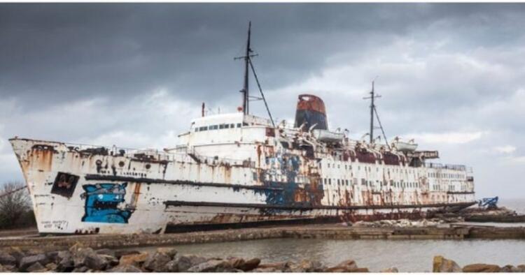 Ήταν Ερειπωμένο στο ίδιο Σημείο εδώ και 30 Χρόνια. Όταν Μπήκαν μέσα δεν Πίστευαν στα Μάτια τους