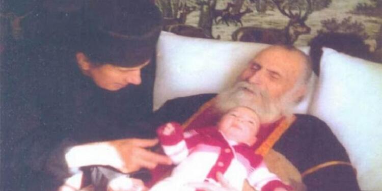 «Ό,τι πίνετε η τρώτε να το κάνετε πρώτα «στριφτό». Ἔτσι δέν θά έχετε πρόβλημα»