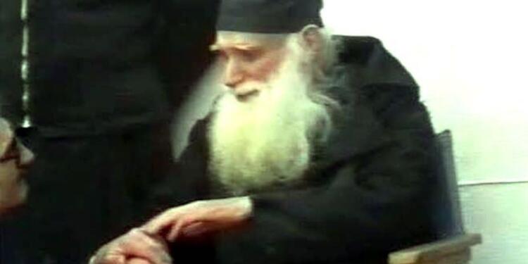 Όταν ο Θεός θελήσει να βοηθήσει μία ψυχή βασανισμένη δεν την απαλλάσσει από τις θλίψεις