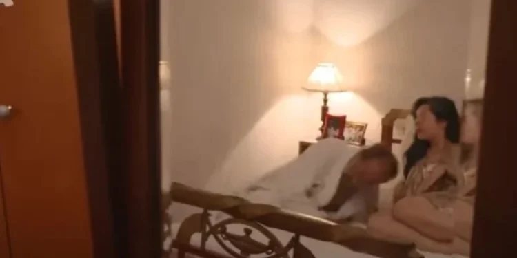 Πάνω από 1 εκατ. προβολές: Η πιο viral σκηνή από τις «Οικογενειακές Iστορίες» που είδαμε ποτέ