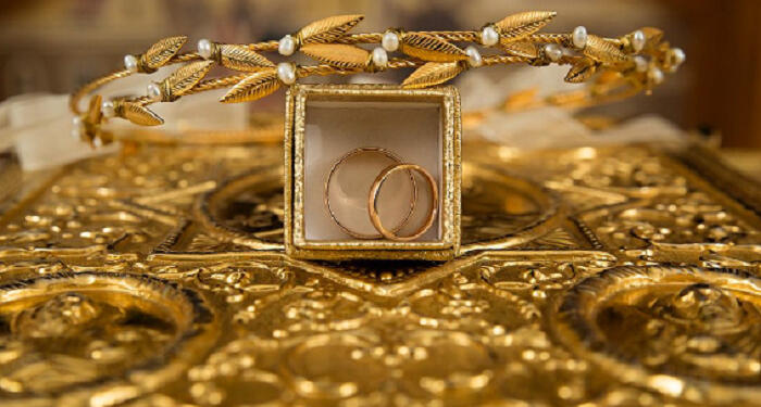 Τι είναι η Ευχή επί λύσει στεφάνων την ογδόη ήμερα μετα το γάμο;