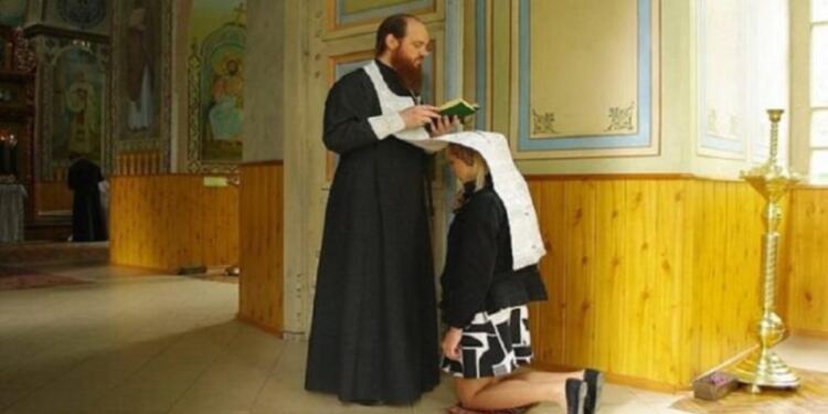 Απίστευτο σκηνικό στα Γιάννενα! Ιερέας εξομολόγησε μια νεαρή μητέρα! Δεν φαντάζεστε όμως αυτό που ακολούθησε!