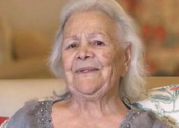 Μαίρη Λίντα: «Έτρωγα ξύλο κάθε τρεις και λίγο από τον άνδρα μου. Έφυγα και μεγάλωσα το παιδί μου με αξιοπρέπεια»