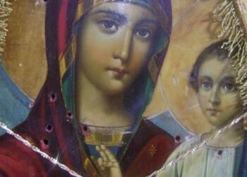 Η εικόνα της Παναγίας που δέχτηκε 55 σφαίρες και το πρόσωπό Της έμεινε αλώβητο