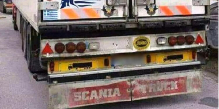 Νταλικέρης βαρβάτος έβαλε στην νταλίκα αυτή την ΕΙΚΟΝΑ και όλοι παθαίνουν πλάκα