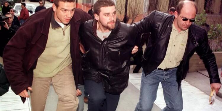 Αγνώριστος ο δολοφόνος Κώστας Πάσσαρης στα 47 του – Με λιγότερα μαλλιά και αδυνατισμένος