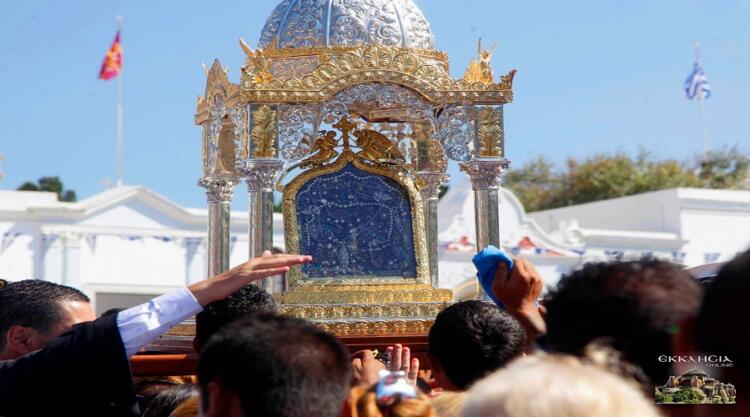 Συγκλονίζουν τα Αναρίθμητα θαύματα της Μεγαλόχαρης: Η θαυματουργή Eικόνα της Παναγίας της Τήνου
