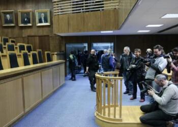 «Τον έπνιξα, τον έχω στο αυτοκίνητο»: Η μέρα που όλη η Ελλάδα πανηγύρισε την αθώωση της γυναίκας που σκότωσε τον άνδρα της