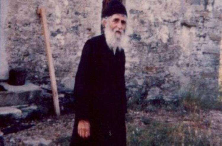 Το είπε μόνο στον γιατρό του: Συγκλονίζει η τελευταία επιθυμία του Αγίου Παϊσίου λίγο πριν φύγει από τη ζωή