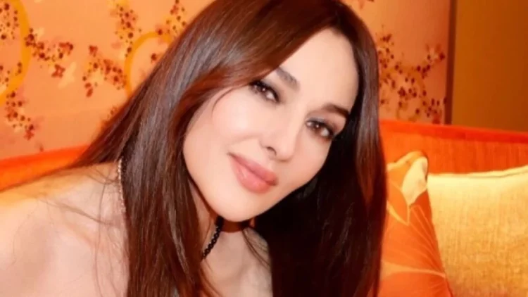 Μόνικα Μπελούτσι: «Πάντα ήμουν μια γυναίκα με καμπύλες, ποτέ αδύνατη»