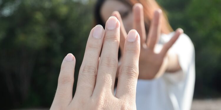 Συγκατοικώ με τον πρώην σύζυγο εδώ και 25 χρόνια. Μην κάνετε το λάθος να αγοράζετε σπίτι μαζί!