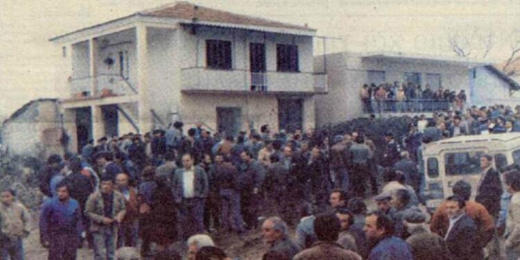 Στο πλευρό του δολοφόνου: Ο «άσωτος υιός» που ξεκλήρισε την οικογένειά του και είχε μαζί του όλο το χωριό