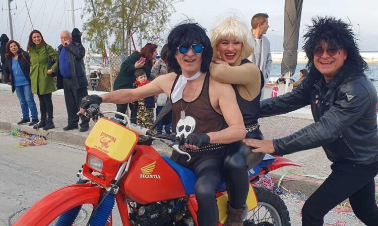 Έλληνας δήμαρχος ντύθηκε Στάθης Ψάλτης και… έριξε το ελληνικό διαδίκτυο