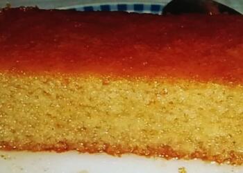 Σάμαλι νηστίσιμο με σιμιγδάλι και μαστίχα Χίου, με μπόλικο σιρόπι και κανέλα