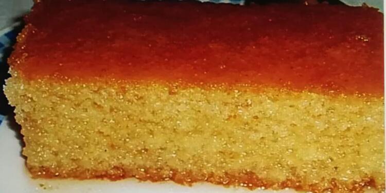 Σάμαλι νηστίσιμο με σιμιγδάλι και μαστίχα Χίου, με μπόλικο σιρόπι και κανέλα