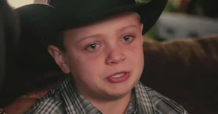 10χρόνος χάνει τον μπαμπά του από καρκίνο. Λίγες μέρες μετά ξεσπάει σε κλάματα όταν βλέπει έξω από το σπίτι του!