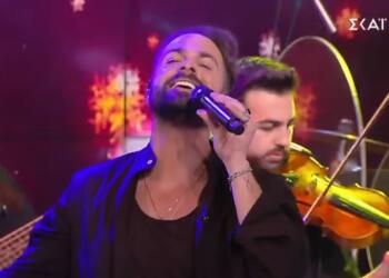 «Πονάει πάρα πολύ»: Δύσκολες ώρες για τον Ηλία Βρεττό – Η φωτογραφία μέσα από το νοσοκομείο