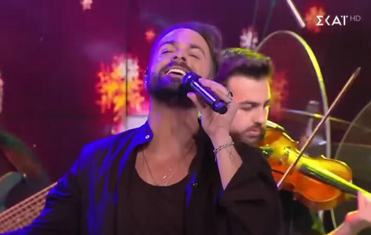 «Πονάει πάρα πολύ»: Δύσκολες ώρες για τον Ηλία Βρεττό – Η φωτογραφία μέσα από το νοσοκομείο