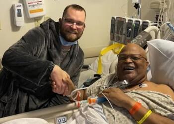 Ταξιτζής έγινε δότης νεφρού για πελάτη που έτυχε να μεταφέρει στο νοσοκομείο…