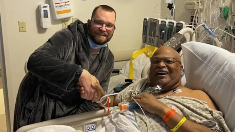 Ταξιτζής έγινε δότης νεφρού για πελάτη που έτυχε να μεταφέρει στο νοσοκομείο…