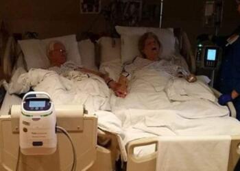 Έμεναν λίγες ώρες ζωής σε αυτό τον παππού και την γιαγιά – Μετά από 64 χρόνια μαζί της έπιασε το χέρι της και…
