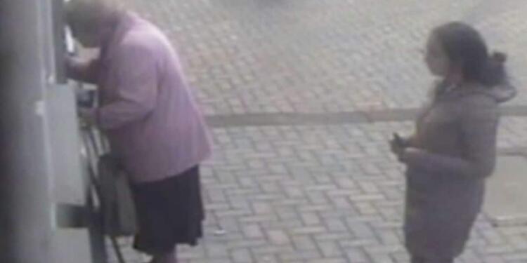 81χρονη γιαγιά πάει στο ΑΤΜ όταν παρατηρεί πίσω της μια έγκυο – Αυτό που ακολούθησε δεν έχει προηγούμενο