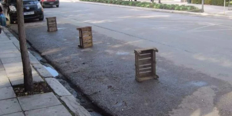 Πρόστιμο 400 ευρώ σε όσους καταλαμβάνουν παράνομα δρόμο ή πεζοδρόμιο