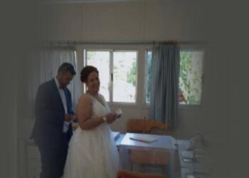 Είχαν ντυθεί και ήταν έτοιμοι για το γάμο τους – 2 ώρες πριν όμως γαμπρός και νύφη έκαναν το αδιανόητο