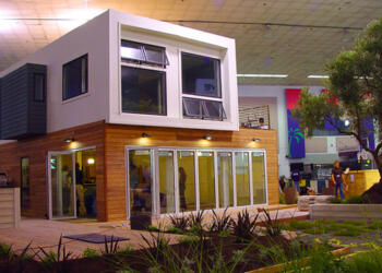 Κοστίζει όσο ένας μισθός: Χωρούν 6 άτομα, το φέρνουν οι ίδιοι στο χώρο σου και το στήνουν σε μια μέρα