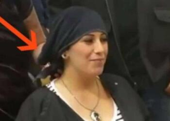 Έγκυος πάει στο κομμωτήριο για να βάψει τα μαλλιά της – Όμως όταν η κομμώτρια της βγάζει την πετσέτα… (video)