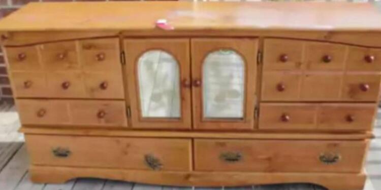 Δείτε πώς αυτό το παλιό έπιπλο μετατράπηκε σε ένα φανταστικό μοντέρνο έπιπλο τηλεόρασης!