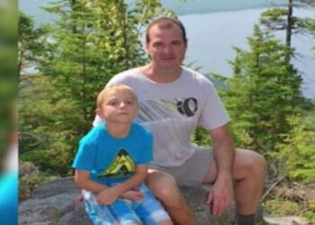 Μητέρα νομίζει ότι τραβάει την τέλεια φωτογραφία – Η θανάσιμη απειλή που κρύβεται στο βλέμμα του πατέρα και αγνοεί ο γιος του! (Video)