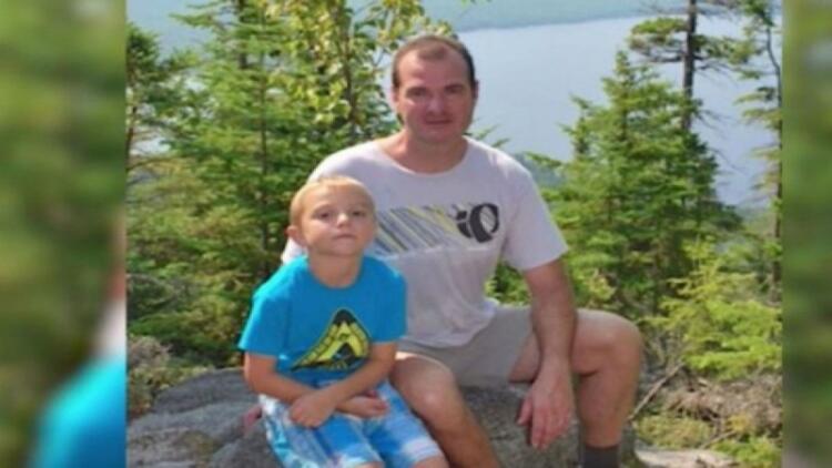 Μητέρα νομίζει ότι τραβάει την τέλεια φωτογραφία – Η θανάσιμη απειλή που κρύβεται στο βλέμμα του πατέρα και αγνοεί ο γιος του! (Video)