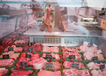raw meat in clear plastic container