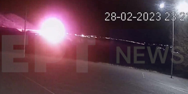 Τέμπη: Συνταρακτικό βίντεο – Η στιγμή της σύγκρουσης των τρένων και της έκρηξης