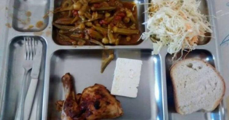 Τρίτη- Πέμπτη κοτόπουλο παντός είδους: 8 φαγητά του στρατού που αν τα πρόλαβες δεν θα τα ξεχάσεις ποτέ (Pics)