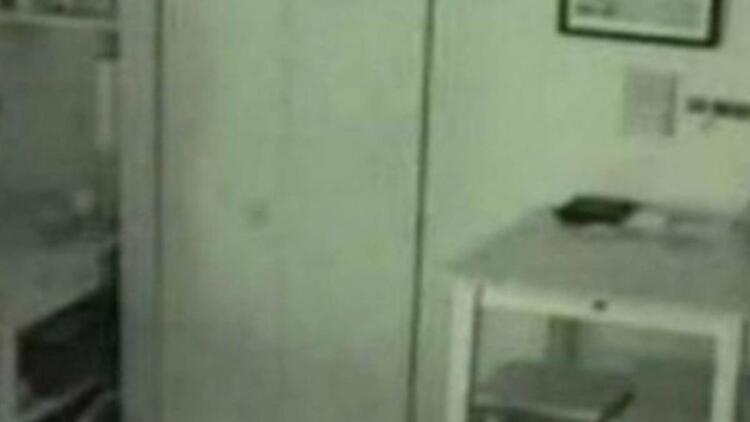 Άκουγε παράξενους θορύβους στην κουζίνα… Όταν έβαλε κρυφή κάμερα πάγωσε με αυτό που αντίκρισε (Video)