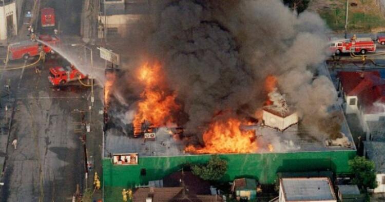 Mια 15χρονη δολοφονήθηκε για έναν χυμό πορτοκάλι και αυτό ήταν η αφορμή να βυθιστεί στο χάος μια ολόκληρη πόλη