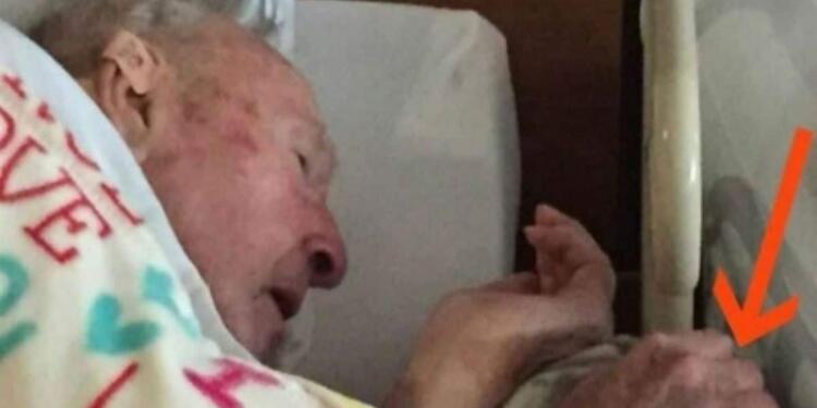 Λίγο πριν πεθάνει ο 95χρονος παππούς της τράβηξε αυτή την φωτογραφία – Μόλις δείτε τι κρατάει στα χέρια του θα δακρύσετε (Video)