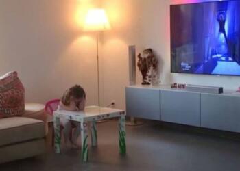 Πατέρας έβαλε κρυφή κάμερα για να παρακολουθεί την 4χρονη κόρη του – Αυτό όμως που κατέγραψε δεν το περίμενε με τίποτα (Video)