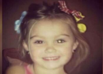 Αυτή η μητέρα δημοσίευσε μια φωτογραφίας της κόρης της – Δεν παρατήρησε όμως ότι κάτι πήγαινε λάθος