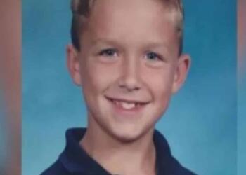 Μετά από ένα σοβαρό τροχαίο ο Γιος συνήλθε μετά από κώμα και δεν γνώριζε ότι ο πατέρας του είχε πεθάνει. Όταν η μητέρα του προσπάθησε να του το πει η απάντησή του την ξάφνιασε