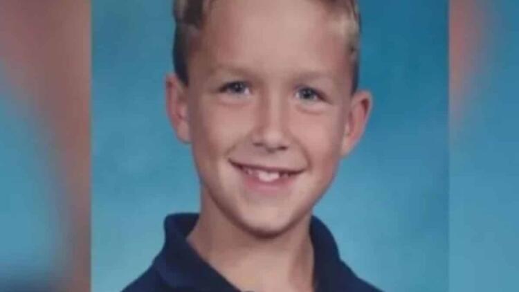 Μετά από ένα σοβαρό τροχαίο ο Γιος συνήλθε μετά από κώμα και δεν γνώριζε ότι ο πατέρας του είχε πεθάνει. Όταν η μητέρα του προσπάθησε να του το πει η απάντησή του την ξάφνιασε