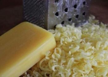 Φαίνεται σαν τριμμένο τυρί αλλα δεν είναι….Είναι όμως ένα απίστευτο κόλπο για να γλιτώσετε πολλά ευρώ…