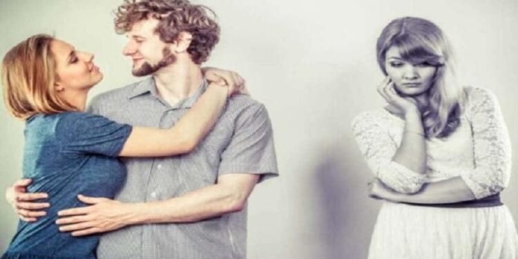 Η γυναίκα του, του ζήτησε να βγάλει για φαγητό μια άλλη γυναίκα. Μόλις του το ανακοίνωσε τα έχασε…