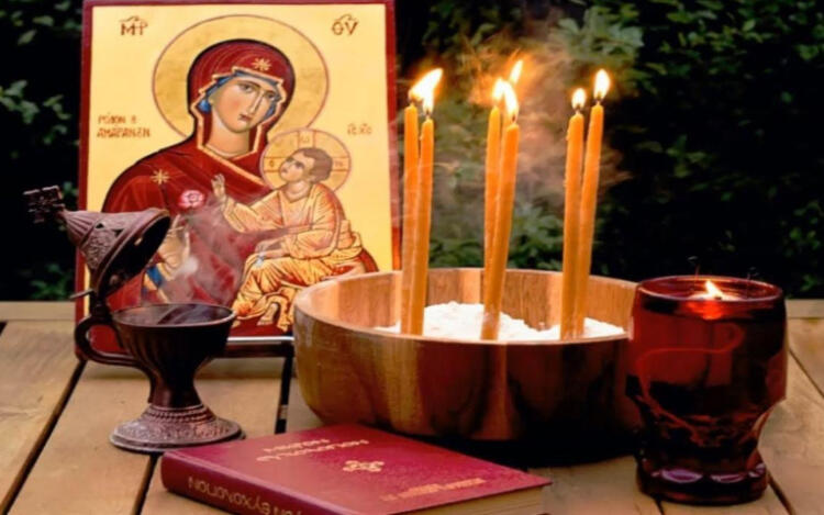 Μεγάλη Τετάρτη – Το Άγιο Ευχέλαιο: Τι είναι, πότε και γιατί τελείται;