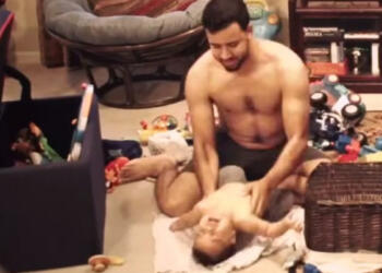 Μια Κρυφή Κάμερα ήταν η αιτία να Μάθει τι Έκανε ο Πατέρας με τον Γιο της! Η Αντίδραση της ..