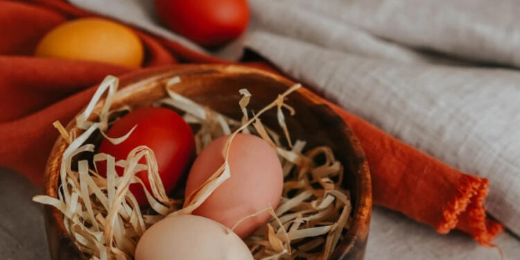 Το γνωρίζατε; Πότε βάφουμε τα αυγά το Πάσχα και γιατί