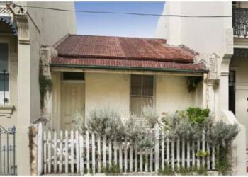 Ένα ακατοίκητο εδώ και 100 χρόνια σπίτι έκρυβε έναν θησαυρό